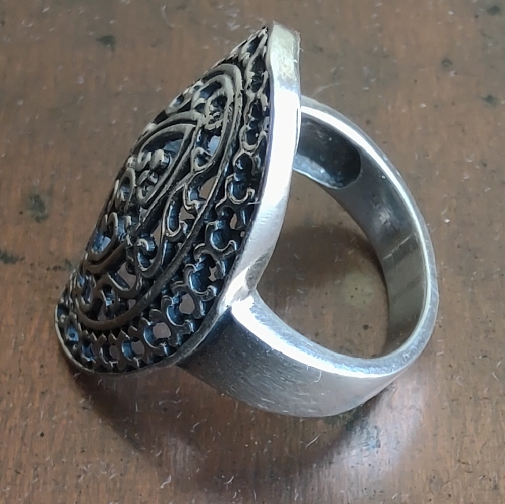 Sterling Silver Oval Detailed Openwork Statement Ring Size 7 - Picture 5 of 12